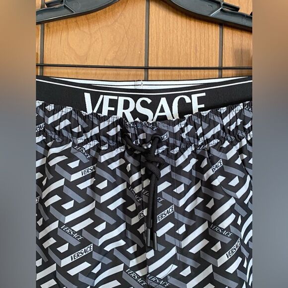 Versace  Logo Print Drawstring Swim Trunks size 4/ Large - Picture 6 of 15